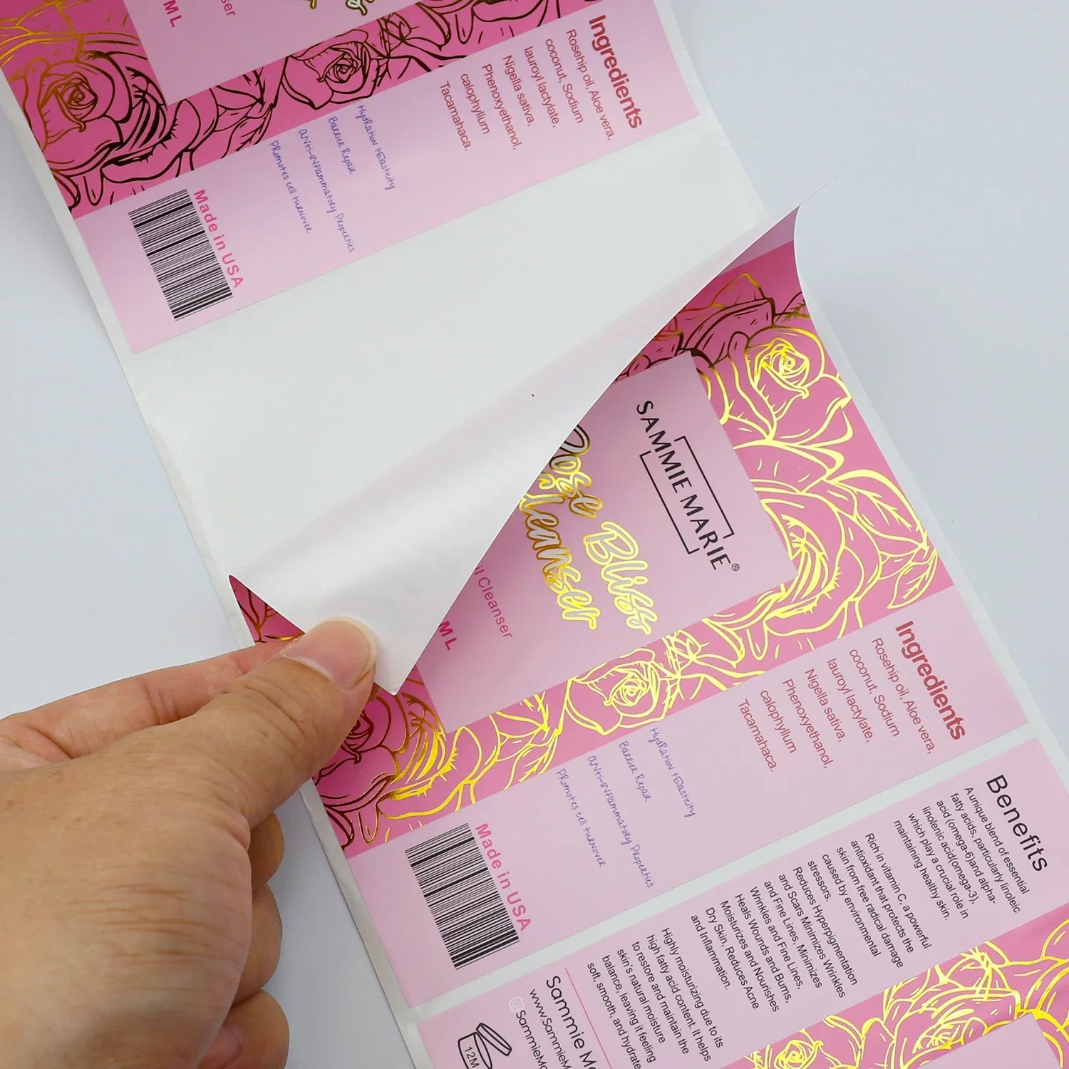 Custom Logo Waterproof Vinyl Skincare Product Label Gold Foil Cosmetic Shampoo Stickers Roll Printing Packaging Label for Bottle