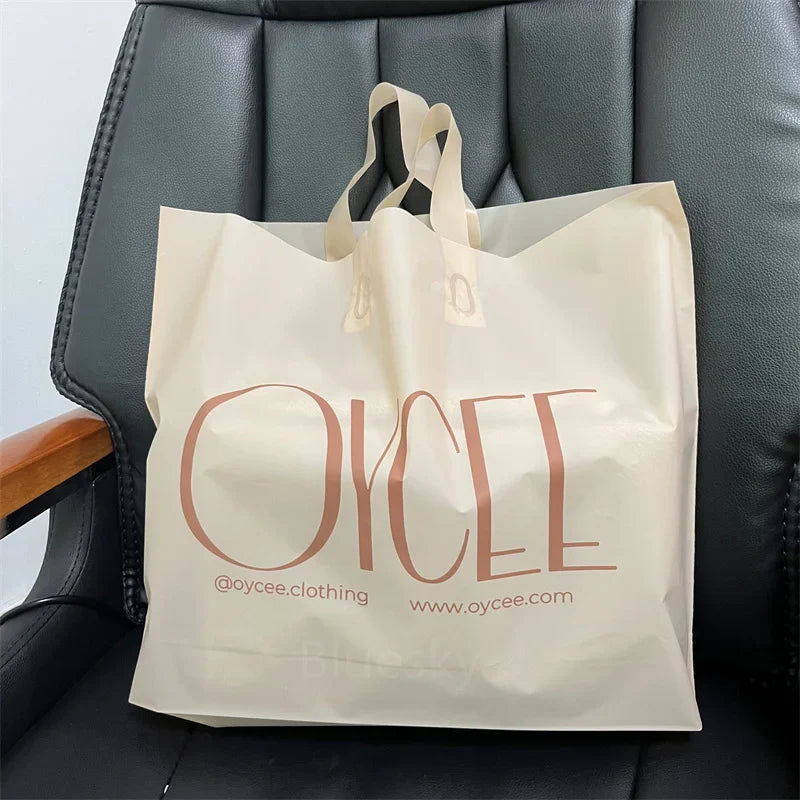 High Quality Plastic Tote Bags with Handles, Lightweight Grocery Shopping Bags, Disposable Plastic Carrier Bags for Daily Use