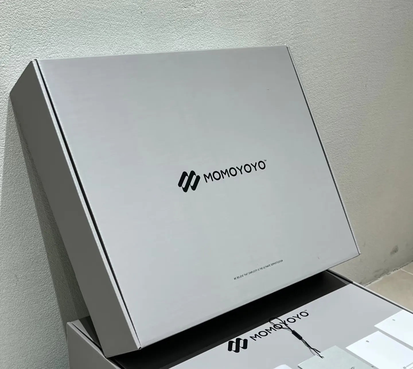 Customized Black Luxury Cosmetic Paper Boxes Perfume Packaging Boxes and Kraft Business Corrugated Cartons