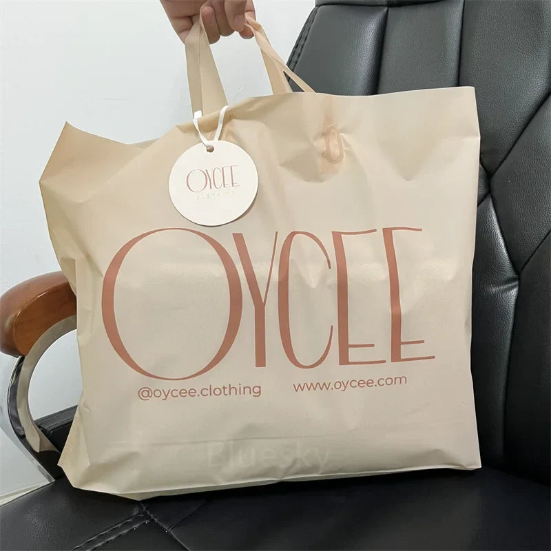 High Quality Plastic Tote Bags with Handles, Lightweight Grocery Shopping Bags, Disposable Plastic Carrier Bags for Daily Use