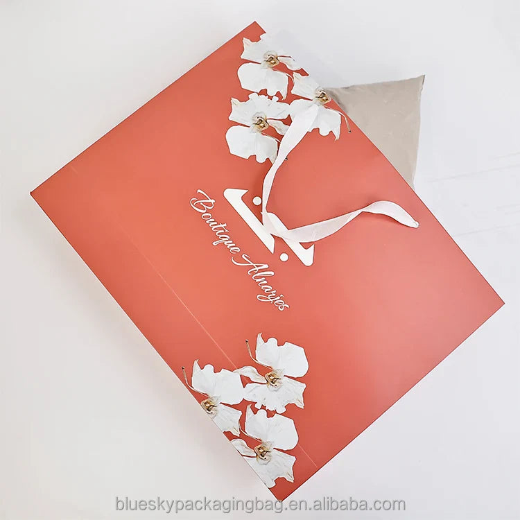 Eco-Friendly Recycled Paper Handheld Bags with Twisted Handles - Sustainable Packaging Solution for Retail & Grocery