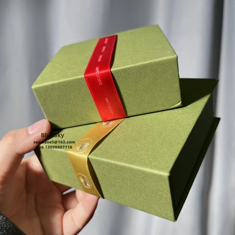 Customized Flip Cover Necklace Box With Handle Wholesale Flip Cover Jewelry Packaging Box