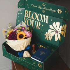 Custom Flower Boxes Matte Double-Sided Printed Paper Box for Valentine's Day Bouquet Gift Packaging Durable Carton Gift Box