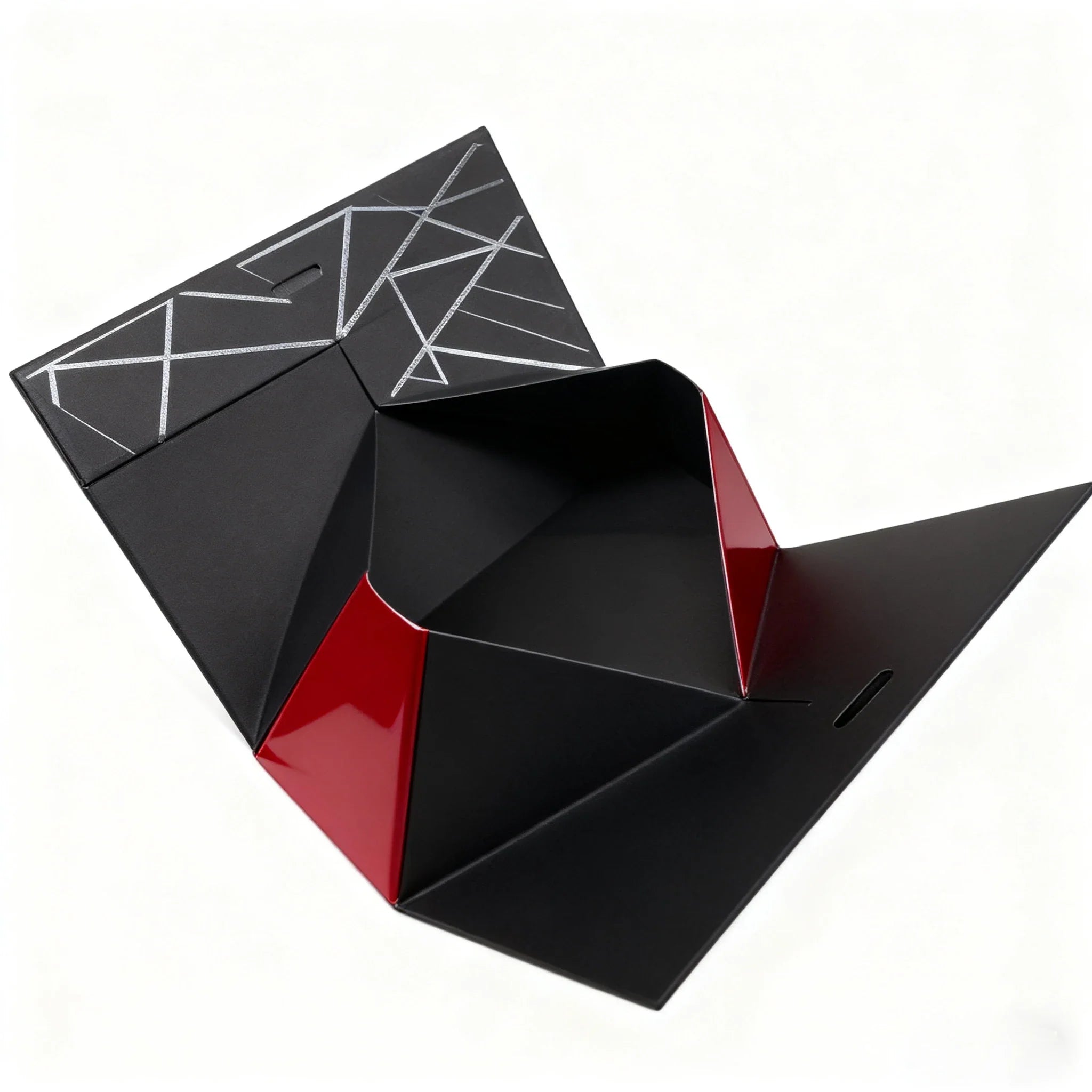 Wholesale Paperboard Collapsible Triangle Folding Hand-held Portable Magnet Closed Shipping Gift Box